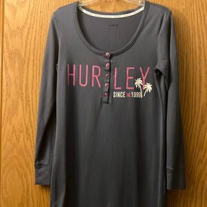 EC like new M Hurley top